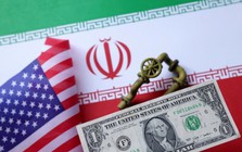 'Ngồi' trên 145 tỷ thùng dầu, nước láng giềng Iran bị Mỹ kiểm soát nguồn thu từ dầu mỏ suốt hơn 20 năm qua, trên 80 tỷ USD dự trữ quốc gia đang nằm tại Fed