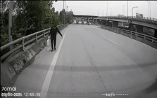 Nhặt được bao tải chứa 1 tỷ đồng trên cao tốc: Món quà cảm ơn của người làm rơi