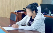 Bị xử phạt, cô gái livestream xúc phạm CSGT