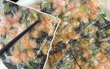 Đừng chỉ dùng cuốn nem, mang bánh tráng Việt làm theo cách này đảm bảo cả nhà tranh nhau gắp vì quá ngon