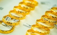 Sau gần một thập kỷ mua vàng, tôi nhận ra điều đáng sợ nhất không phải giá