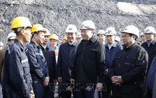 Tổng Bí thư và Thủ tướng cùng đến thăm một công ty đặc biệt