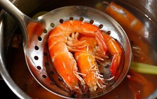 Bí quyết ba đời luộc tôm đỏ au, ngọt thịt lại không tanh: Tết này mời bạn áp dụng thử