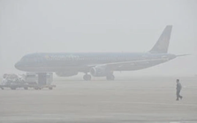 Nội Bài "tê liệt" tạm thời vì sương mù, nhiều chuyến bay phải bay vòng, hoãn cất cánh, chuyển hướng