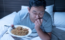 Ngừng ăn 3 tiếng trước khi đi ngủ, cơ thể có 2 thay đổi ít người ngờ tới