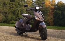 Xem trước Vespa 946 Horse sắp về Việt Nam: Phiên bản giới hạn dành cho người chơi Vespa hệ tuổi ngựa, giá về Việt Nam dễ rơi tầm nửa tỷ