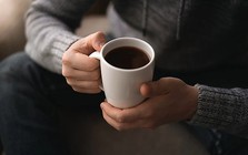 Khuyến cáo: Thói quen uống cà phê sáng gây hại dạ dày