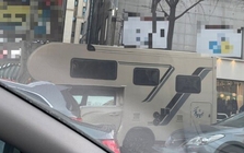 Bức ảnh chụp giữa đường phố Hàn Quốc khiến nhiều người thốt lên: "Thương cho những đứa trẻ!"