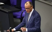 Lạnh nhạt với Mỹ, châu Âu bàn về chiếc ô hạt nhân chung