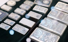 Bạc rơi thẳng đứng - mất 22 triệu đồng/kg từ đỉnh