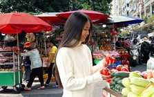 Choáng váng màn cầm 5 triệu đồng của bà nội trợ sắm Tết ê hề thịt cá lại còn dư sức lì xì cho 20 đứa cháu mỗi đứa 50k