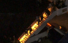 CNN hé lộ những hình ảnh đầu tiên: Ông Maduro được đưa tới New York