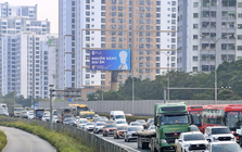 Dòng người ùn ùn trở lại Hà Nội sau kỳ nghỉ Tết Dương lịch 2026