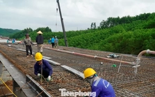 Tất bật thi công xuyên Tết trên công trình cao tốc hơn 3.000 tỷ đồng