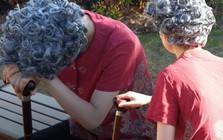 Khi người thân hay quên, chúng ta lại nghĩ đó là “già rồi” mà bỏ qua bệnh Alzheimer: Đừng chủ quan với 5 thay đổi này