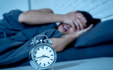 Trước giờ đi ngủ, cơ thể xuất hiện 5 dấu hiệu này: Đừng chủ quan, đó có thể là "lời cảnh báo sớm" của đột quỵ não