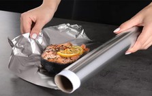 Màng nhôm bọc thực phẩm dùng mặt nào mới đúng?