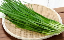 Hẹ được ví như “rau vàng” cho sức khỏe, nhưng không phải ai cũng ăn được: 3 nhóm người này nên tránh xa, rất nhiều người vô tình mắc sai lầm