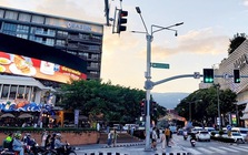 Láng giềng Việt Nam hiện đang sống ở năm 2569