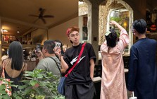 Bị khách tràn vào đánh giá 1 sao vì "cấm chụp flash", quán cafe treo status đầu hàng