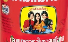 Cô gái trên bao bì cá hộp nổi tiếng - "món quốc dân" trong bữa cơm người Việt suốt bao năm qua hiện ra sao?