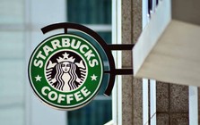 Một tập đoàn nhận hơn 1.100 cửa hàng Starbucks, còn được trả thêm 340 triệu USD
