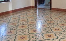 Tại sao ngày càng nhiều gia đình không còn làm nền nhà bằng gạch hoa? 2 vật liệu thay thế giúp nhà sáng, dễ phối nội thất hơn