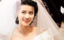 Hoa hậu làm mẹ đơn thân suốt 20 năm bất ngờ có tin vui