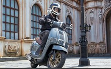 Xe tay ga mới của Suzuki: đẹp ngang ngửa Vespa mà giá chưa tới 40 triệu đồng