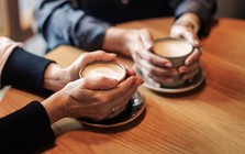 Uống trà, cà phê mỗi ngày, đừng bỏ qua 1 điều: Nghiên cứu trên gần 1 triệu người cảnh báo cách uống có thể liên quan nguy cơ ung thư