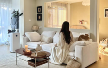 Bỏ thói quen kê sofa sát tường, phòng khách bỗng có thêm 1 khoảng cực hữu dụng: Nhà nhỏ càng nên tham khảo