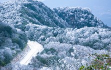 Phát hiện đỉnh núi cao 1.931 m ở Việt Nam, từng lạnh -9°C, mùa đông phủ băng trắng đẹp như châu Âu