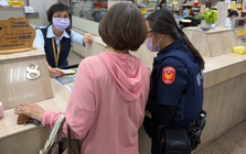 Tài khoản ngân hàng bị đóng băng, người phụ nữ phát hiện khoản nợ 1,05 tỷ đồng