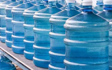 Gia đình uống nước đóng bình mỗi ngày đừng bỏ qua 5 điều này
