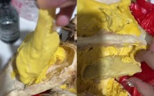 Xuất hiện "sầu riêng giả" giá rẻ bán rong ven đường: Bổ ra bên trong chỉ có... khoai tây