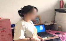 Đột kích bắt quả tang người phụ nữ gọi hàng nghìn cuộc điện thoại, giăng bẫy 'nhận tiền an sinh'