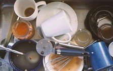 Lời khuyên đến tất cả các gia đình đang dùng 4 loại cốc này: VỨT NGAY còn kịp!