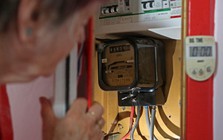 Tiền điện lên tới gần 5 triệu đồng mỗi tháng, nạn trộm cắp điện và khí đốt tại một quốc gia châu Âu tăng mạnh lên hơn 21.300 vụ
