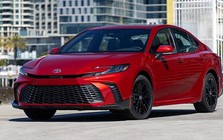 Toyota Camry 2027 ra mắt: Giá quy đổi từ 781 triệu đồng, gần như không đổi thiết kế
