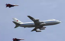 Hai chiếc "Điện Kremlin bay" cùng cất cánh bay lên bầu trời: Tổng thống Putin ngồi trên chiếc nào không ai biết