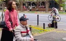 Vợ NSND Công Lý kể khoảnh khắc chồng ngã xuống, hoảng loạn gọi mẹ: "Anh Lý bị làm sao ấy!"