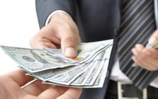 Lương nước ngoài chuyển về tài khoản Việt Nam có phải nộp thuế?