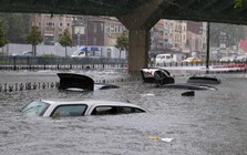 Istanbul thành ‘biển nước’ sau trận mưa lịch sử, 3 người chết, hàng nghìn người mắc kẹt
