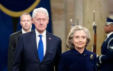 Vợ chồng cựu Tổng thống Mỹ Bill Clinton tái xuất trước bầu cử giữa nhiệm kỳ