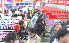 GDP tăng cao, vì sao túi tiền người dân vẫn ‘mỏng’?