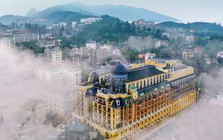 Việt Nam có 1 "cung điện Pháp" nằm ở độ cao 1.600m, mát mẻ quanh năm: 5 năm liền thắng giải "hàng đầu châu Á", 3 năm liên tiếp được vinh danh "biểu tượng hàng đầu thế giới" 

