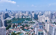 Ngắm “lá phổi xanh” giữa những tòa nhà cao tầng ở Hà Nội