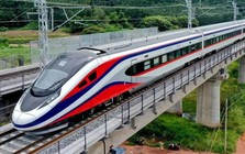 Cùng do Trung Quốc xây dựng, đường sắt cao tốc tại Lào chỉ 160km/h nhưng ở Trung Quốc tới 350km/h, vì sao?