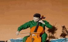 Hoàng tử cello tái xuất: MC nổi tiếng khắp Việt Nam là thủ khoa Nhạc viện, cứ lên sân khấu khắc "hóa thần"