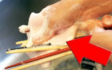 4 người một nhà cùng mắc ung thư gan, chuyên gia bước vào bếp phải hét lên: "Dùng đũa thế này khác gì uống thuốc độc?"